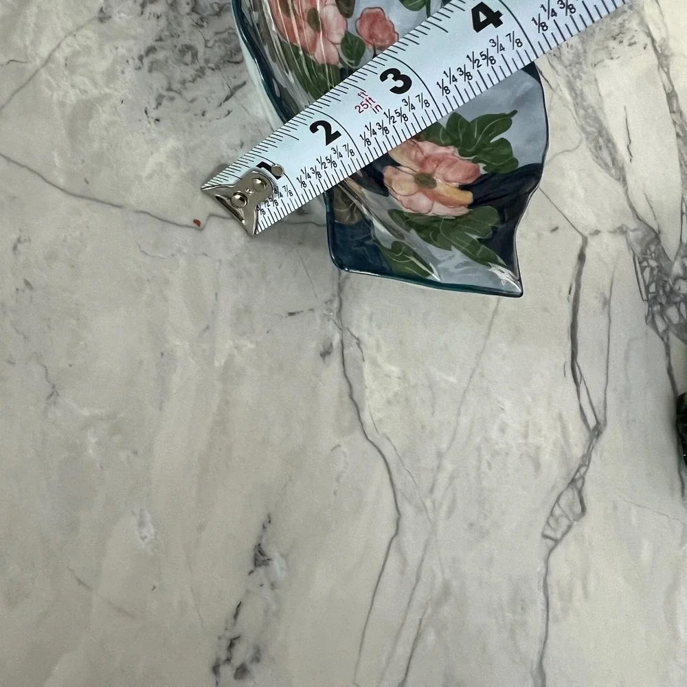 Shell shaped floral trinket dish